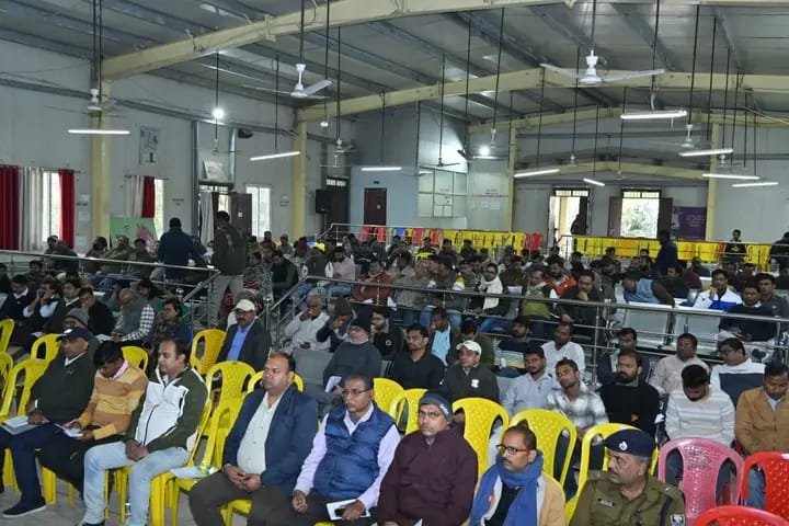 सरस्वती पूजा 2026 को लेकर बक्सर में प्रशासनिक तैयारी, जिला दंडाधिकारी और पुलिस अधीक्षक ने की संयुक्त ब्रीफिंग